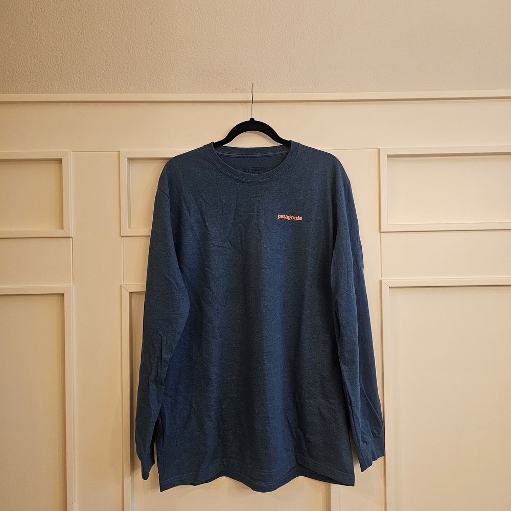 Patagonia Men's Long Sleeve Tee in Navy